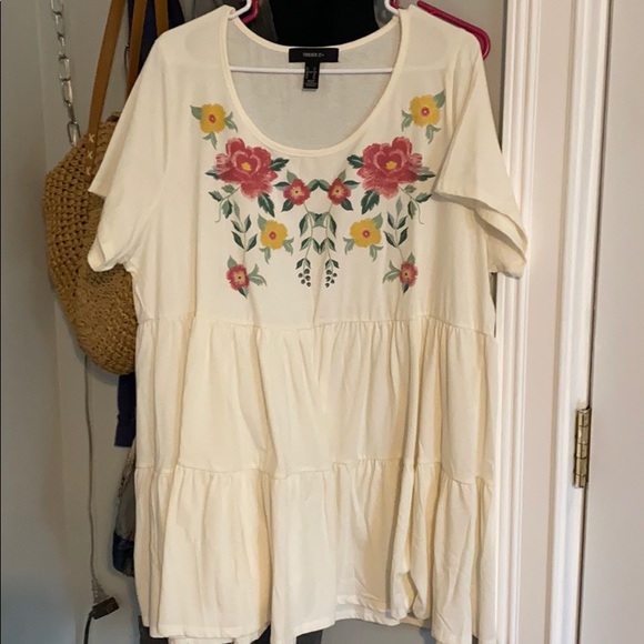 Floral Embroided Tunic - Picture 2 of 2